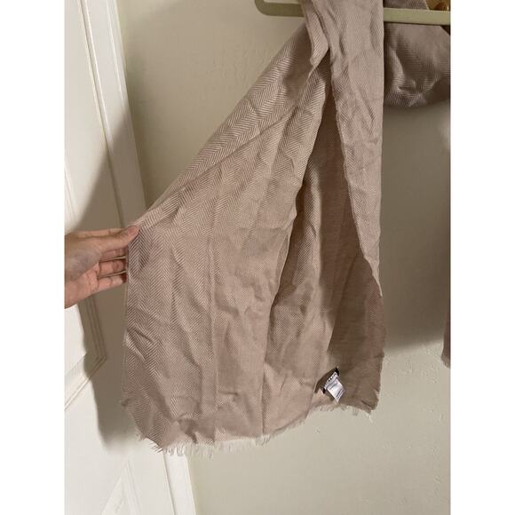 Harrods of London Scarf 100% Merino Wool Soft Long Light Brown Cream - Picture 8 of 8